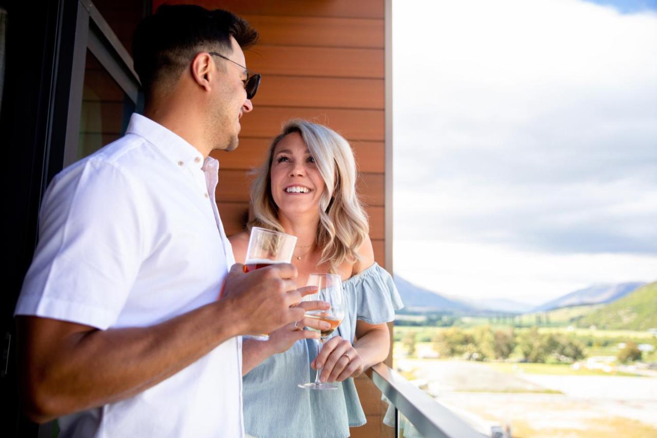 Holiday Inn Queenstown Remarkables Park Bagian luar foto