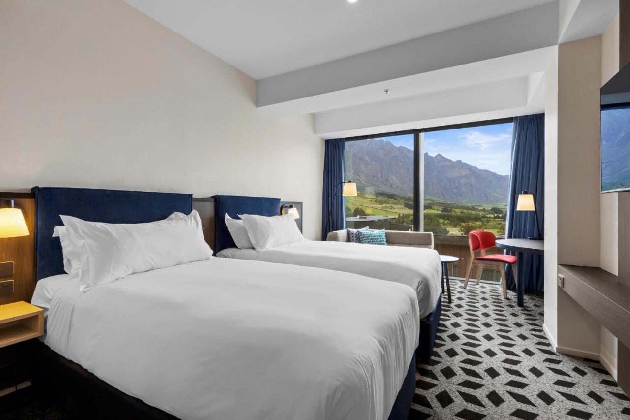 Holiday Inn Queenstown Remarkables Park Bagian luar foto