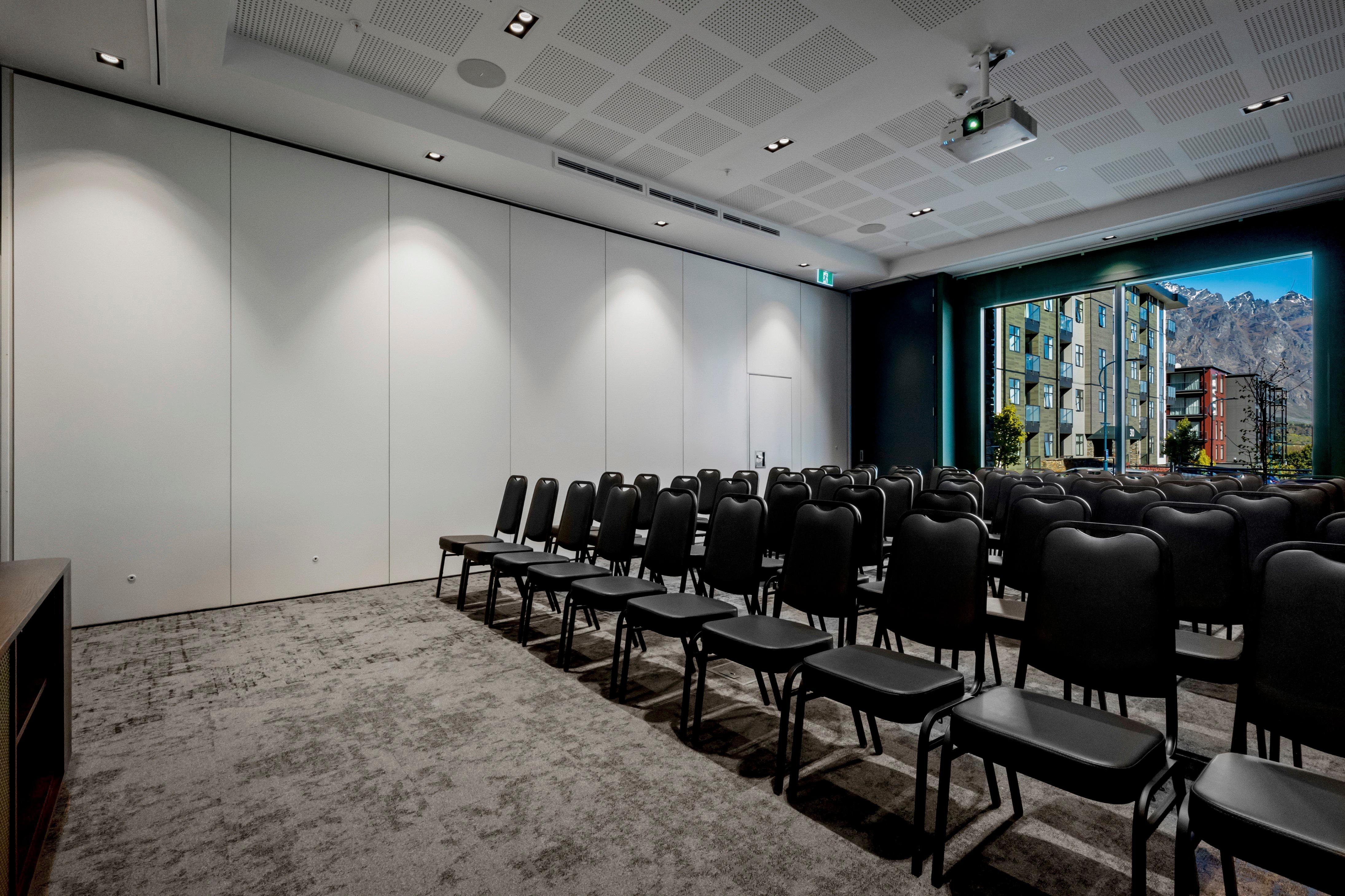 Holiday Inn Queenstown Remarkables Park Bagian luar foto