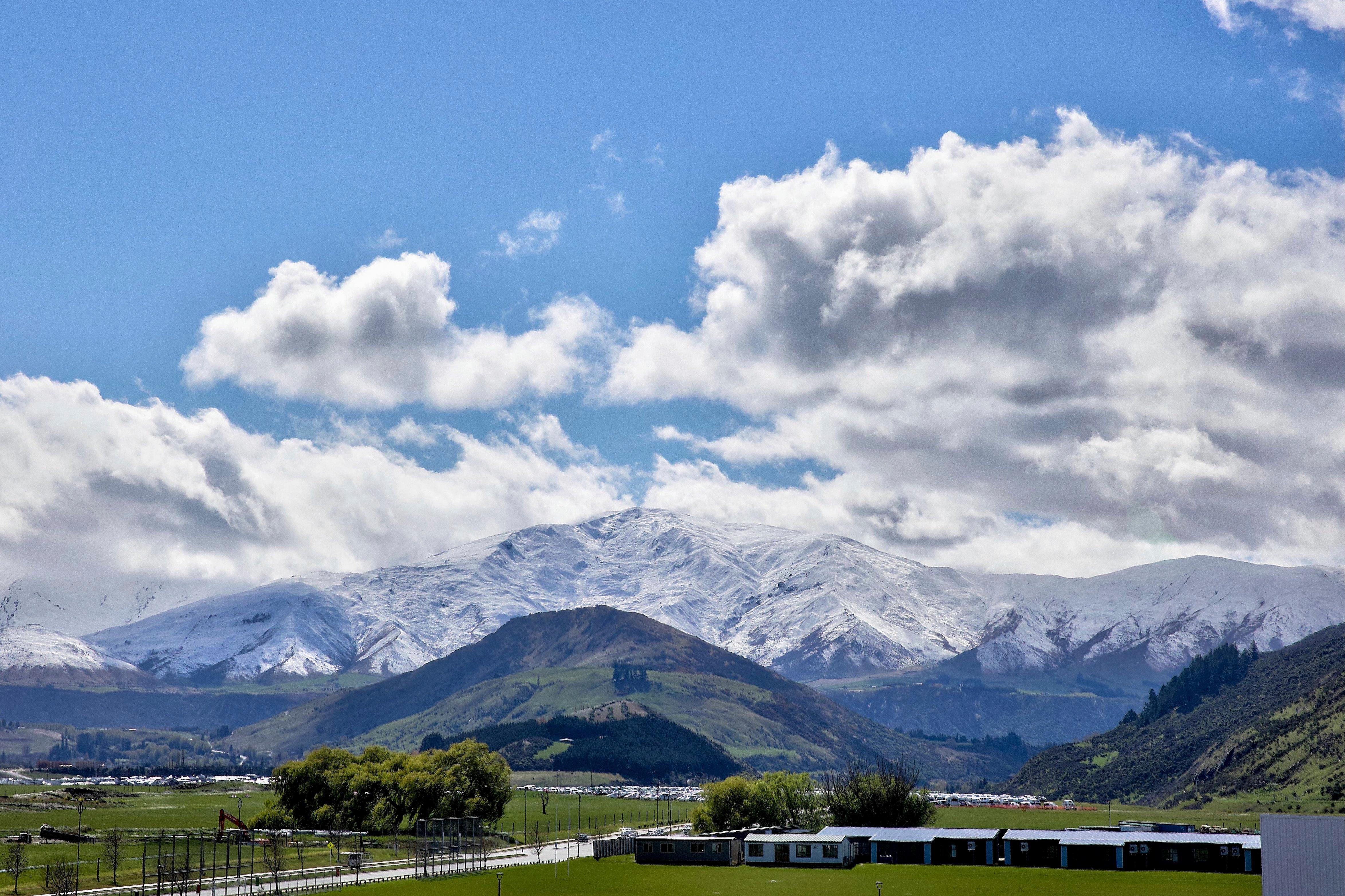 Holiday Inn Queenstown Remarkables Park Bagian luar foto