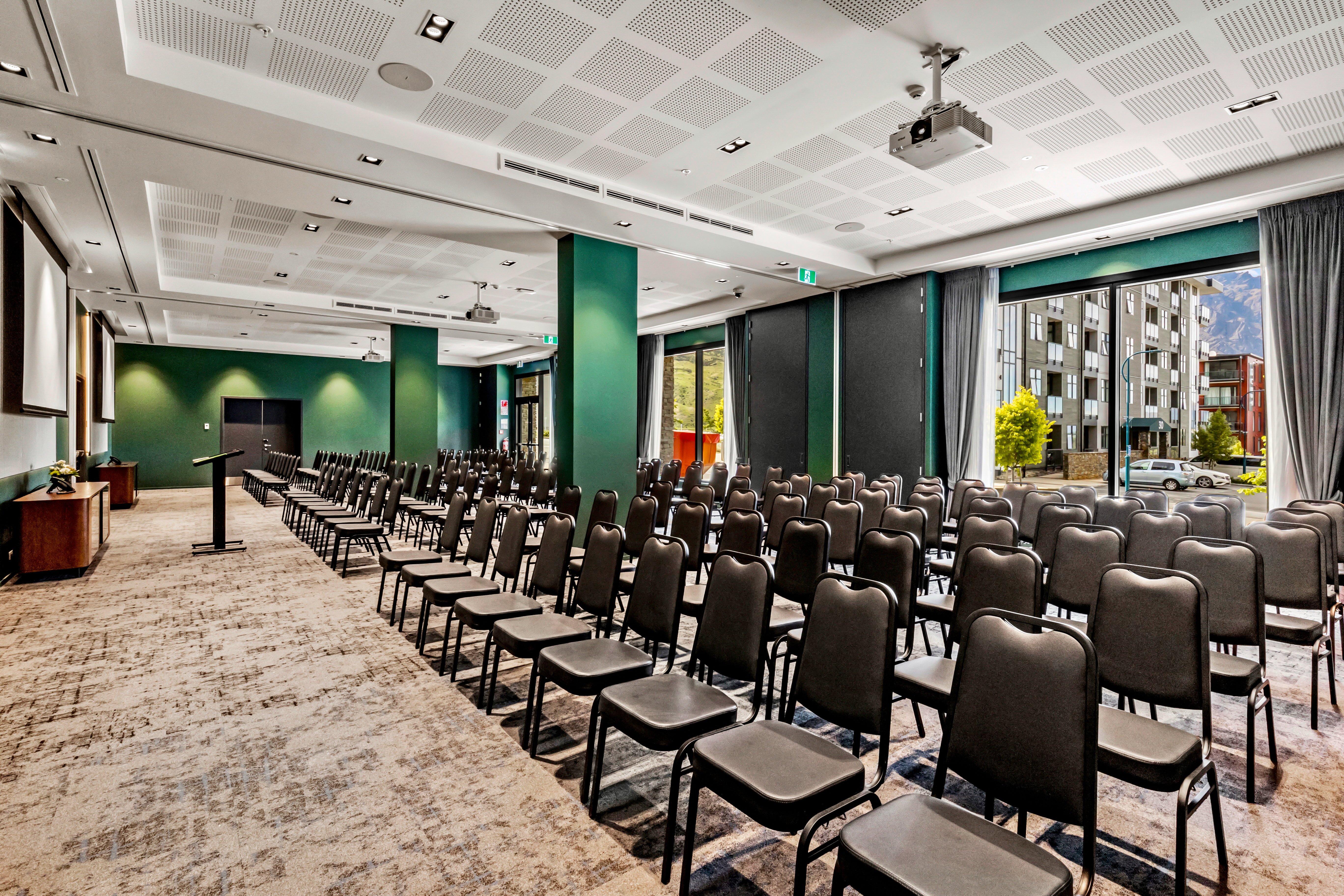 Holiday Inn Queenstown Remarkables Park Bagian luar foto