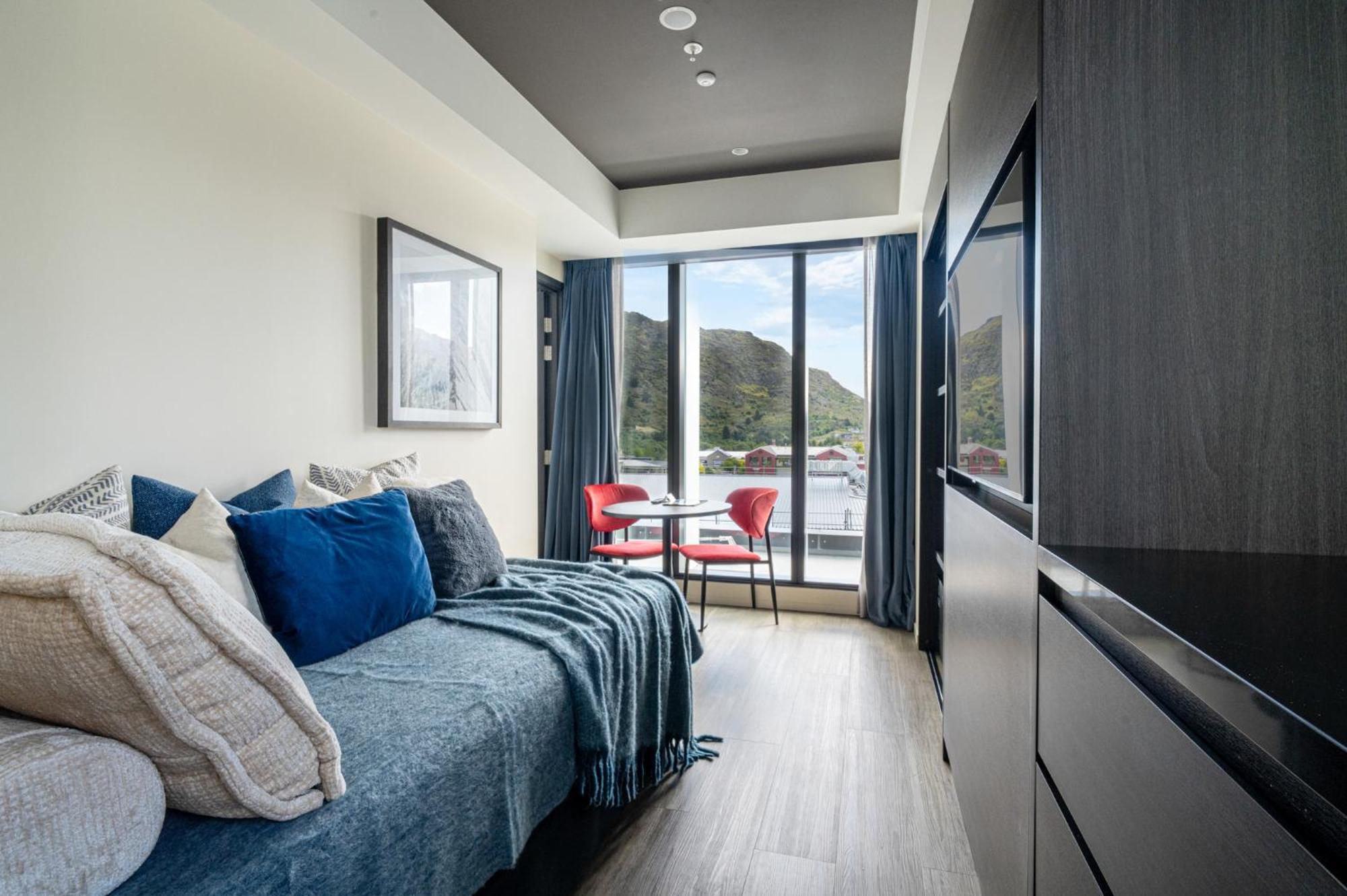 Holiday Inn Queenstown Remarkables Park Bagian luar foto